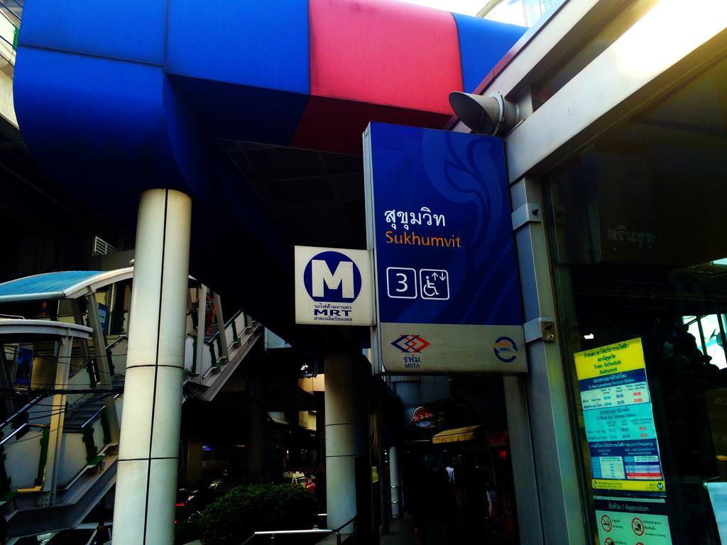 Hostel 8 Sukhumvit Soi 8 Banguecoque Exterior foto